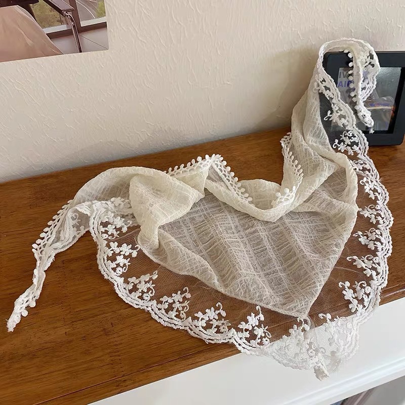 Travel Accessories Aesthetic - أزياء من الدانتل مثلث الحجاب رومانسية
