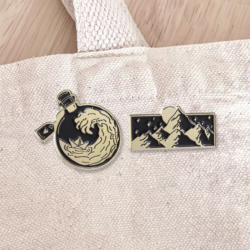 شارة معدنية مطلية بالمينا بتصم - مراجعة Travel Accessories Jewelry وسعره